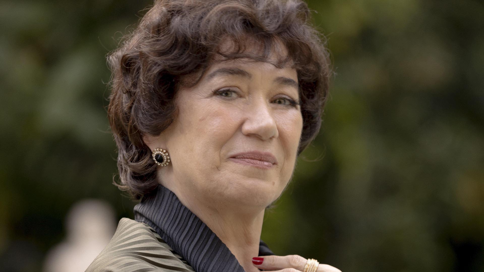 Garota do Momento: Maristela seduz personagem inesperado. Saiba quem!