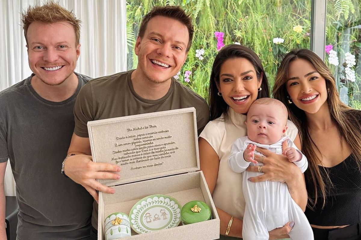 Thais Fersoza e Michel Teló batizam filho de Gabi Luthai e Teo Teló