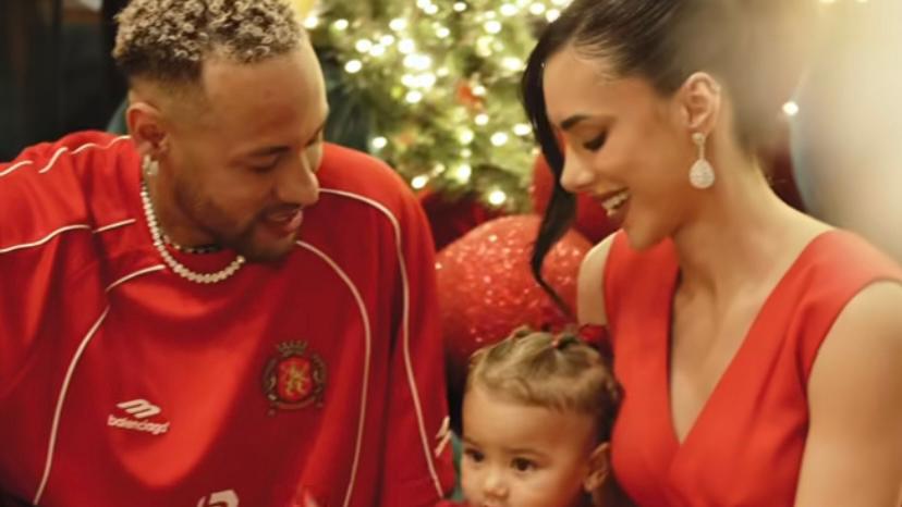Neymar Jr posta momentos do Natal ao lado de Bruna Biancardi e Mavie