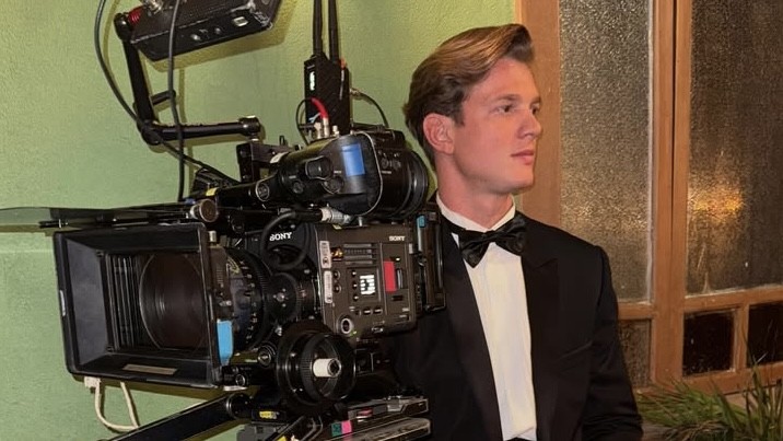 Pedro Novaes abre álbum de fotos dos bastidores de Garota do Momento