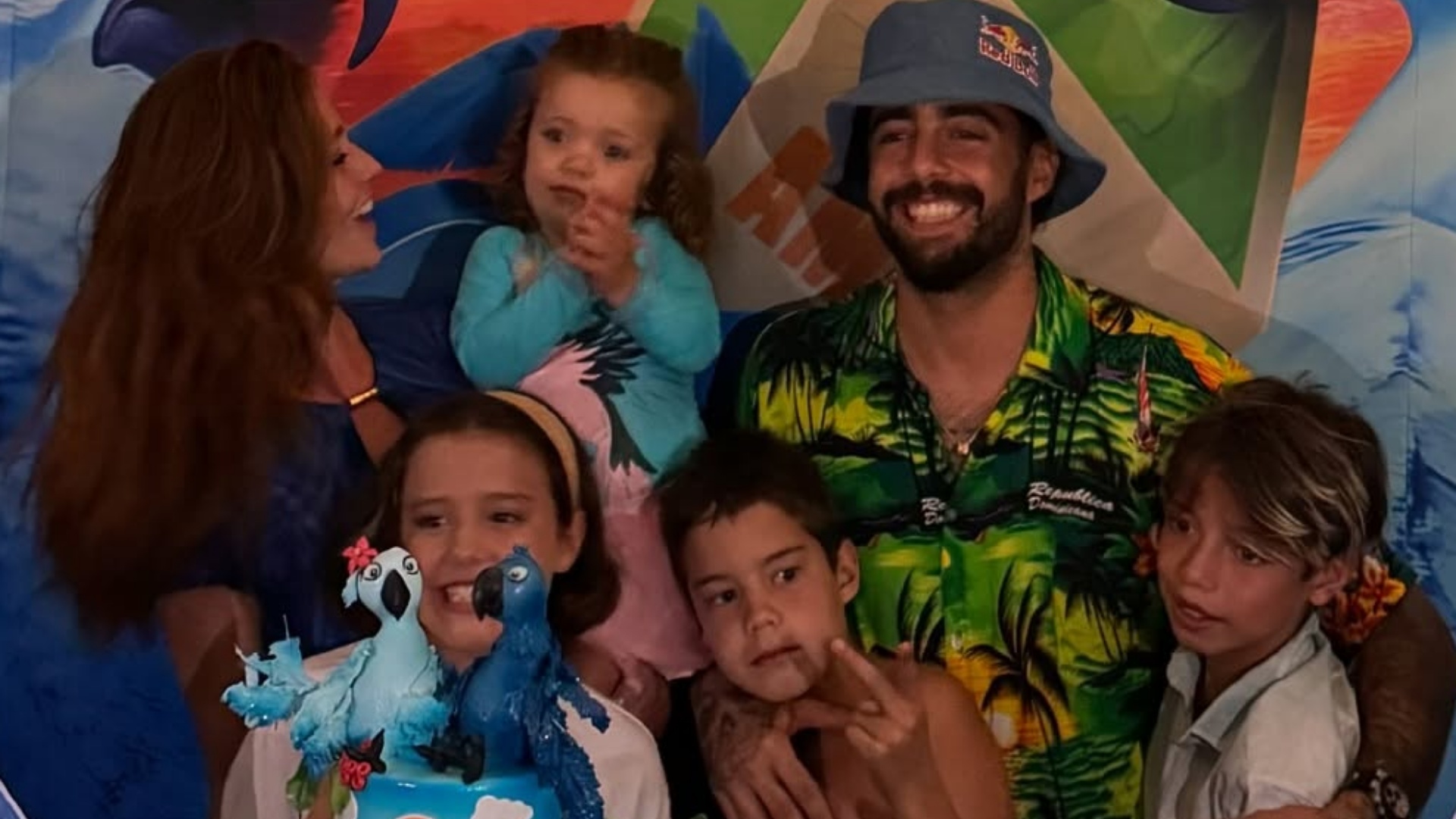 Pedro Scooby e Cintia Dicker comemoram o aniversário da filha com festão