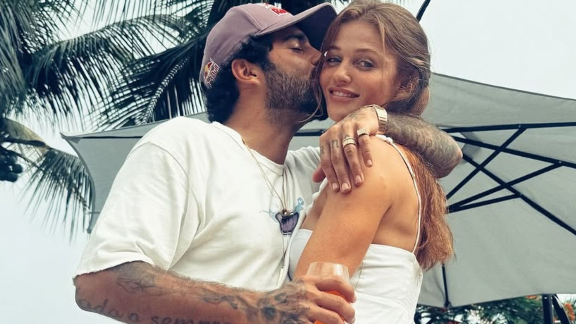 Cintia Dicker celebra aniversário em sua nova mansão com Pedro Scooby