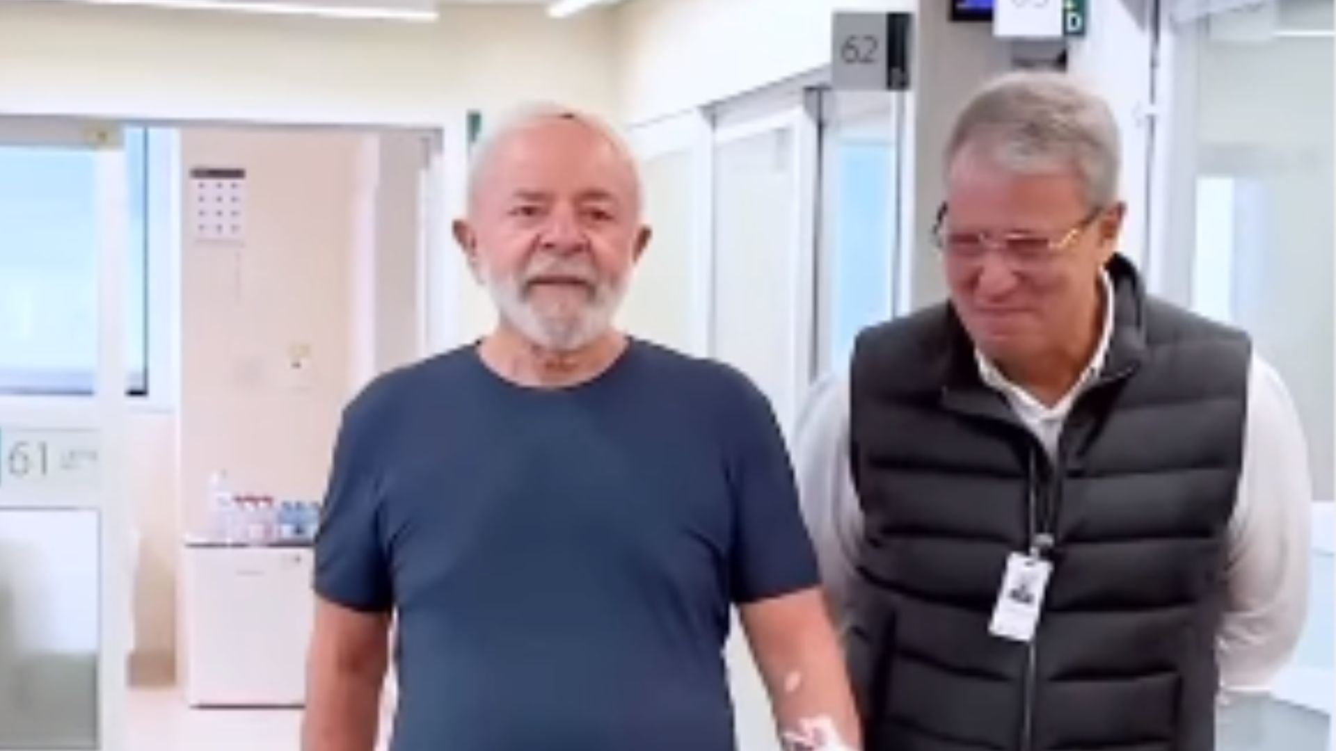 Presidente Lula faz sua primeira aparição após ser internado