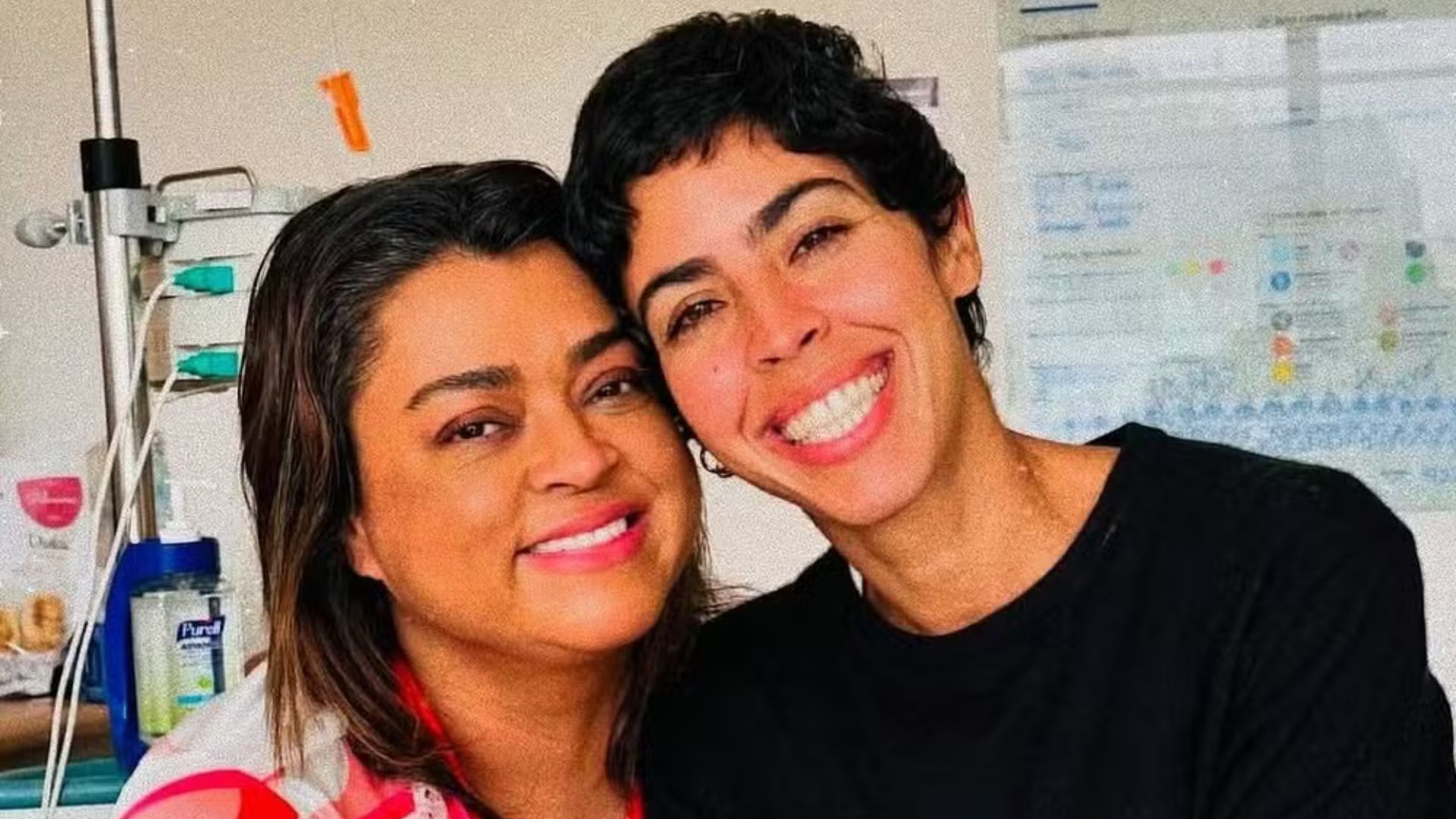 Bela Gil conta que se ofereceu para ser barriga solidária da irmã, Preta Gil