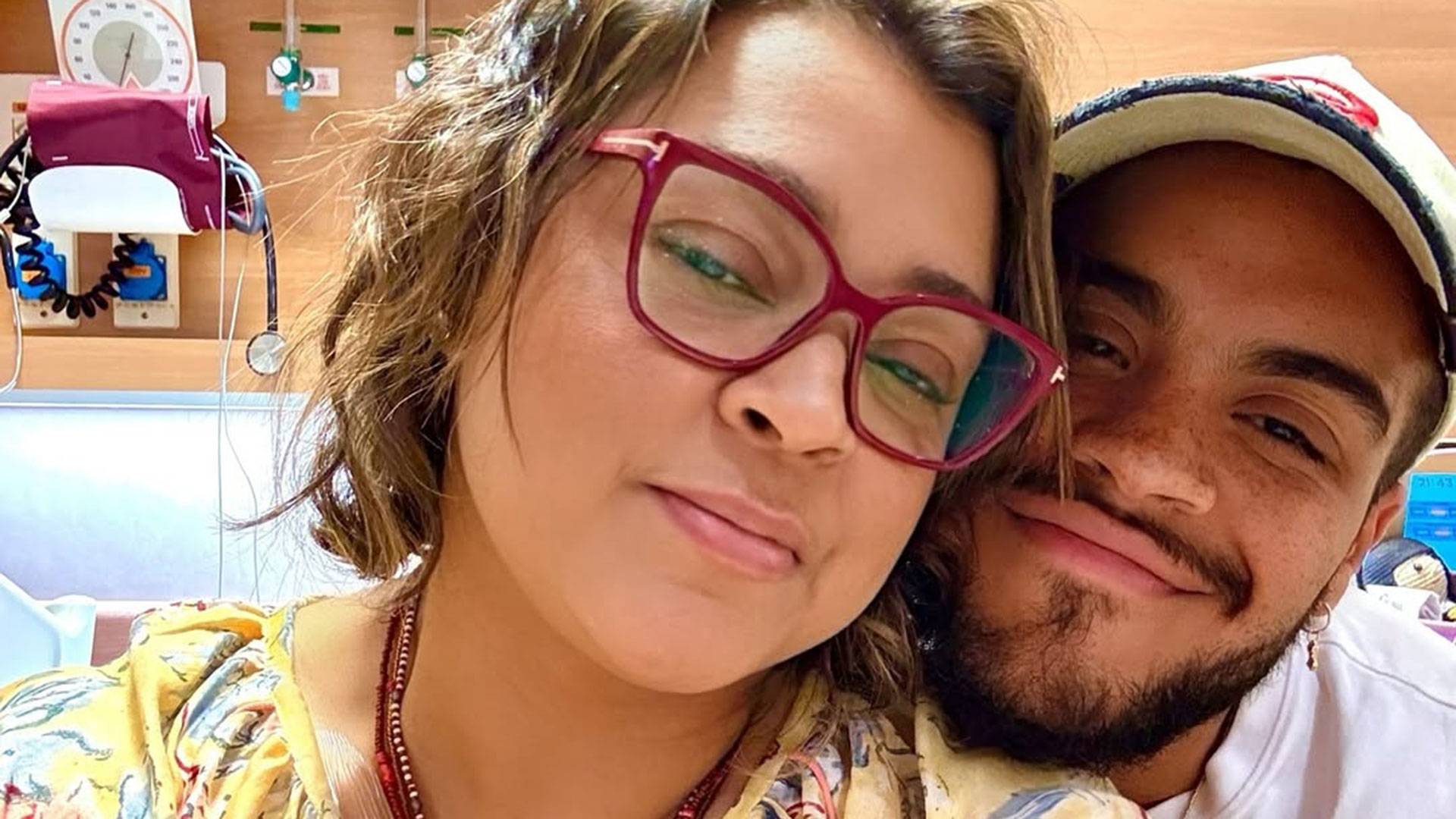 Preta Gil posa com filho antes de cirurgia: ‘Rezem por mim’