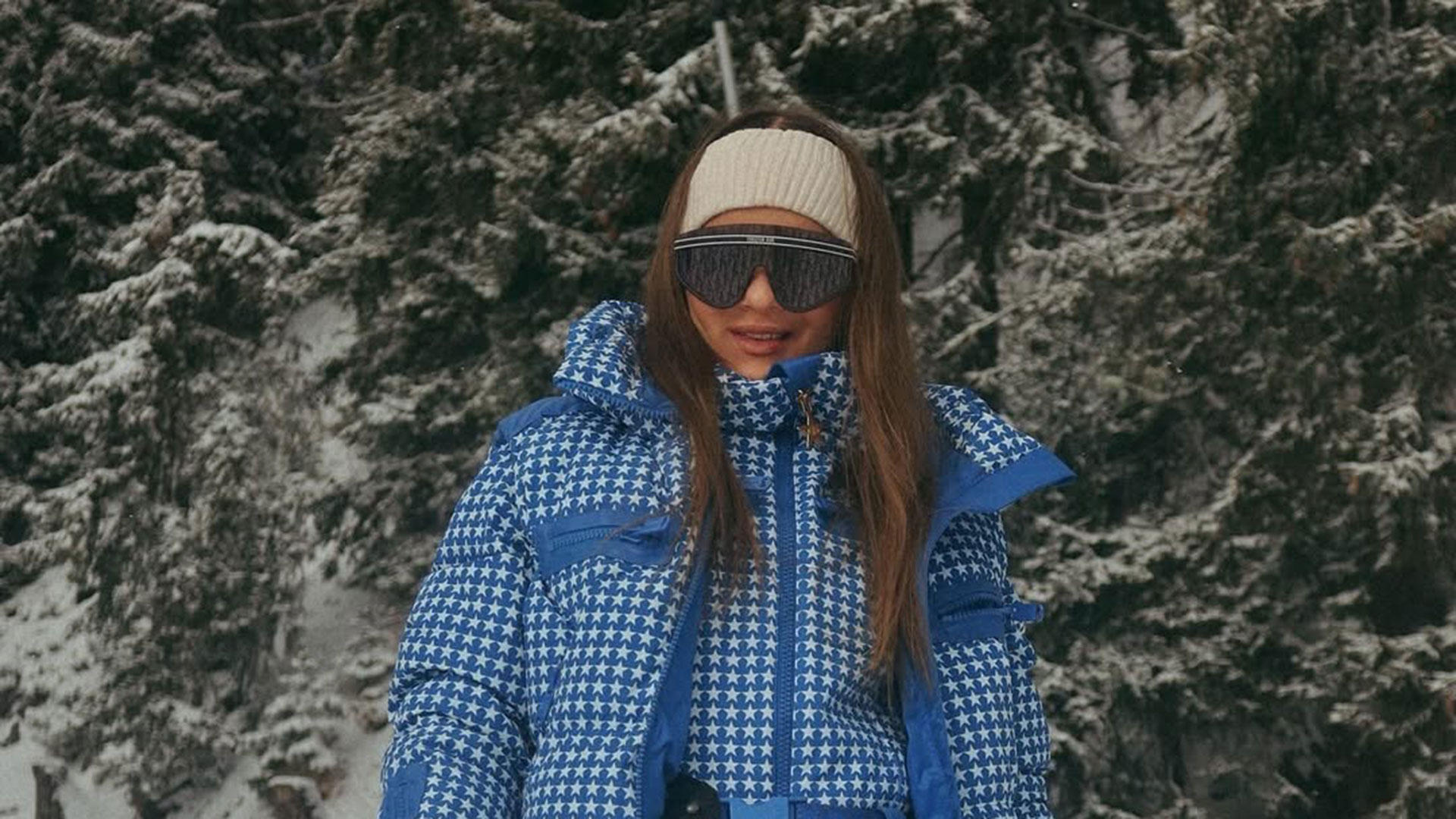 Rafaella Justus posa em meio à neve com look de R$ 14 mil