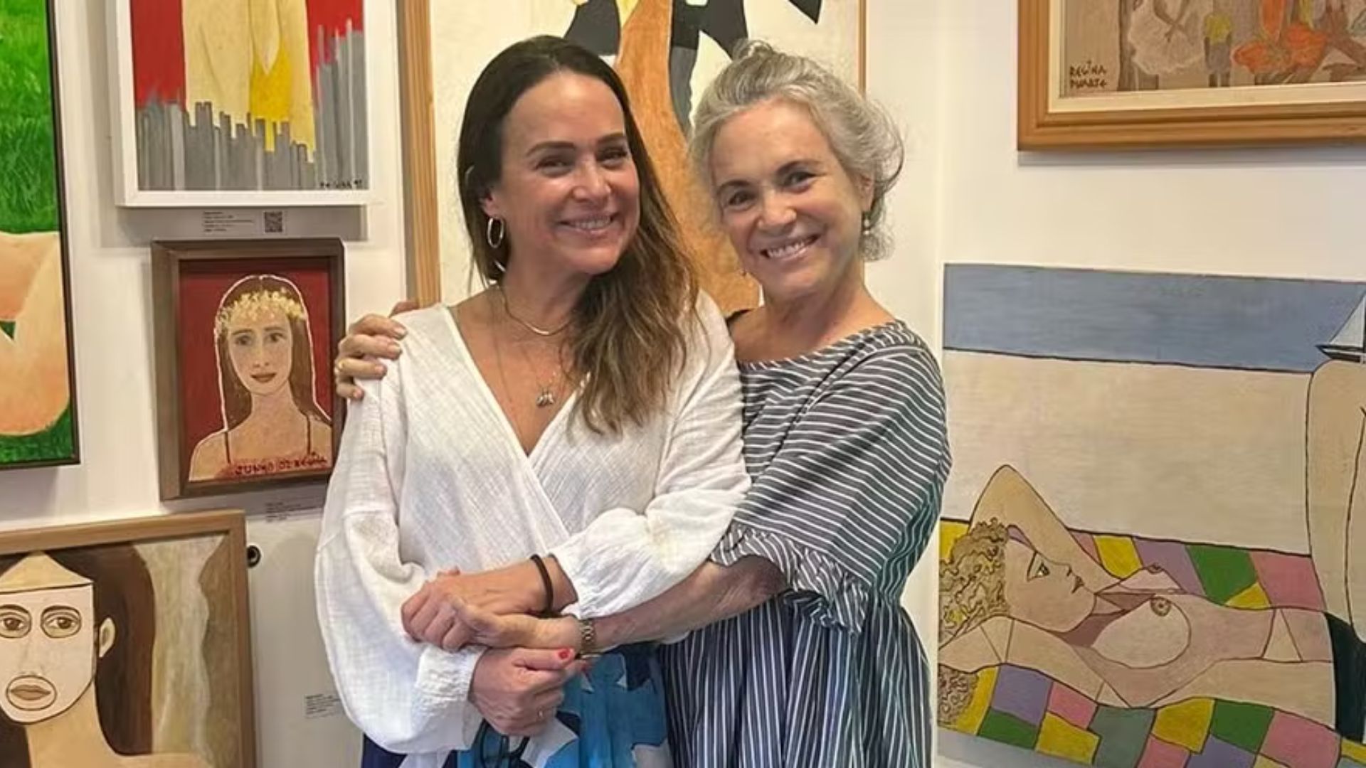 Regina Duarte posta foto antiga com a filha: ‘Quem é mãe sabe’