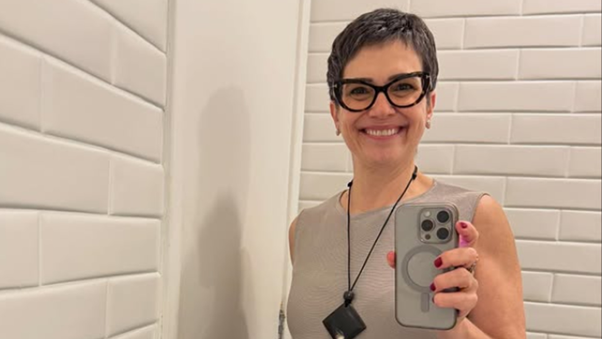 Sandra Annenberg resgata foto de sua estreia na TV como atriz mirim: ‘Lá se vão 50 anos’
