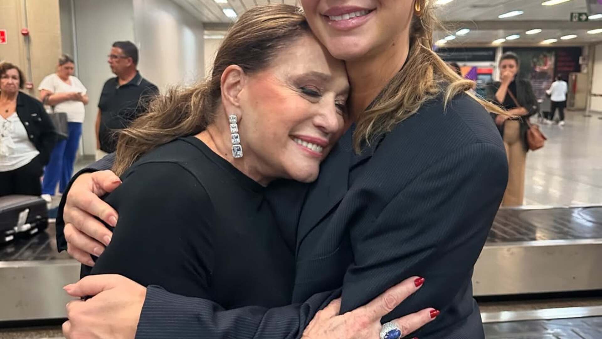 Susana Vieira se declara ao encontrar atriz em aeroporto: ‘Amo’