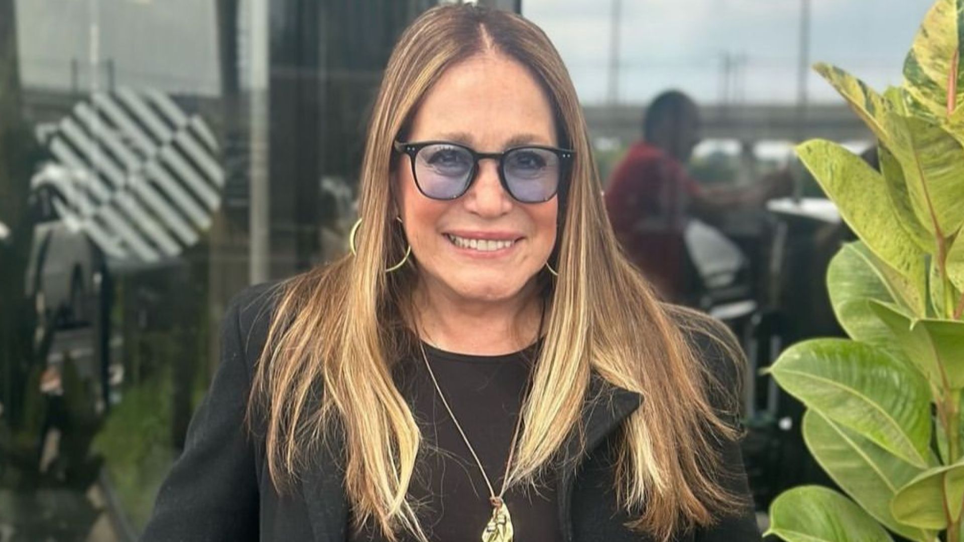 Susana Vieira surpreende ao surgir com novo visual para filme