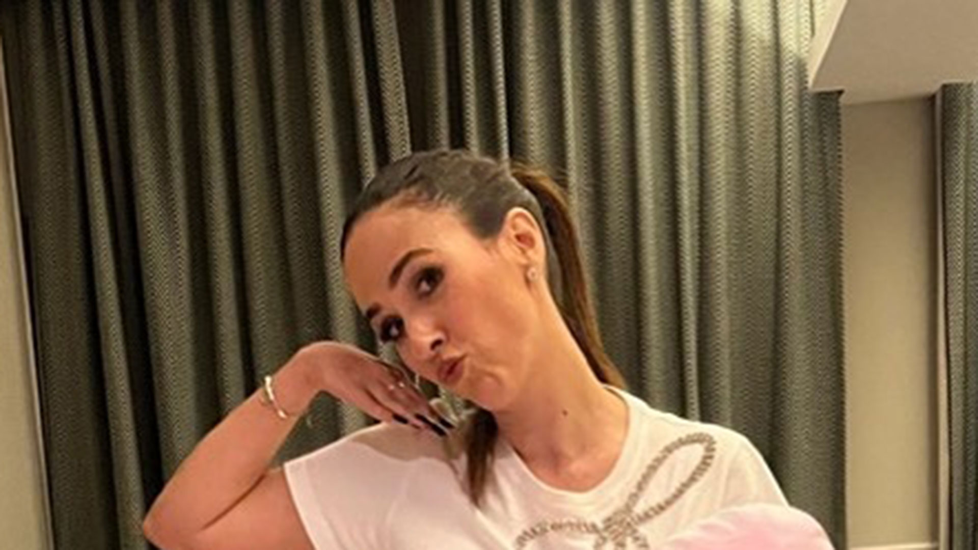 Tata Werneck posa com a filha Clara Maria e brinca: ‘Olha o tamanho’. Veja!