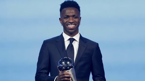 Vini Jr. agradece prêmio de melhor jogador do mundo pela Fifa