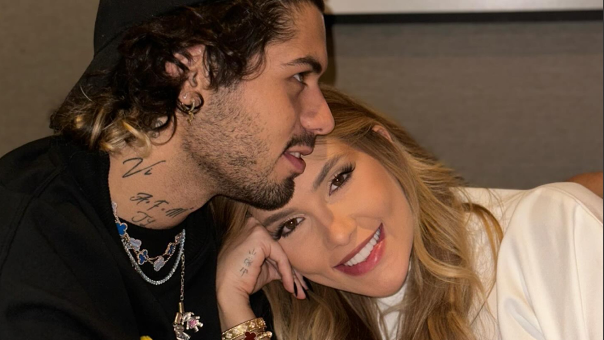 Filho caçula de Virginia Fonseca e Zé Felipe rouba a cena com look natalino