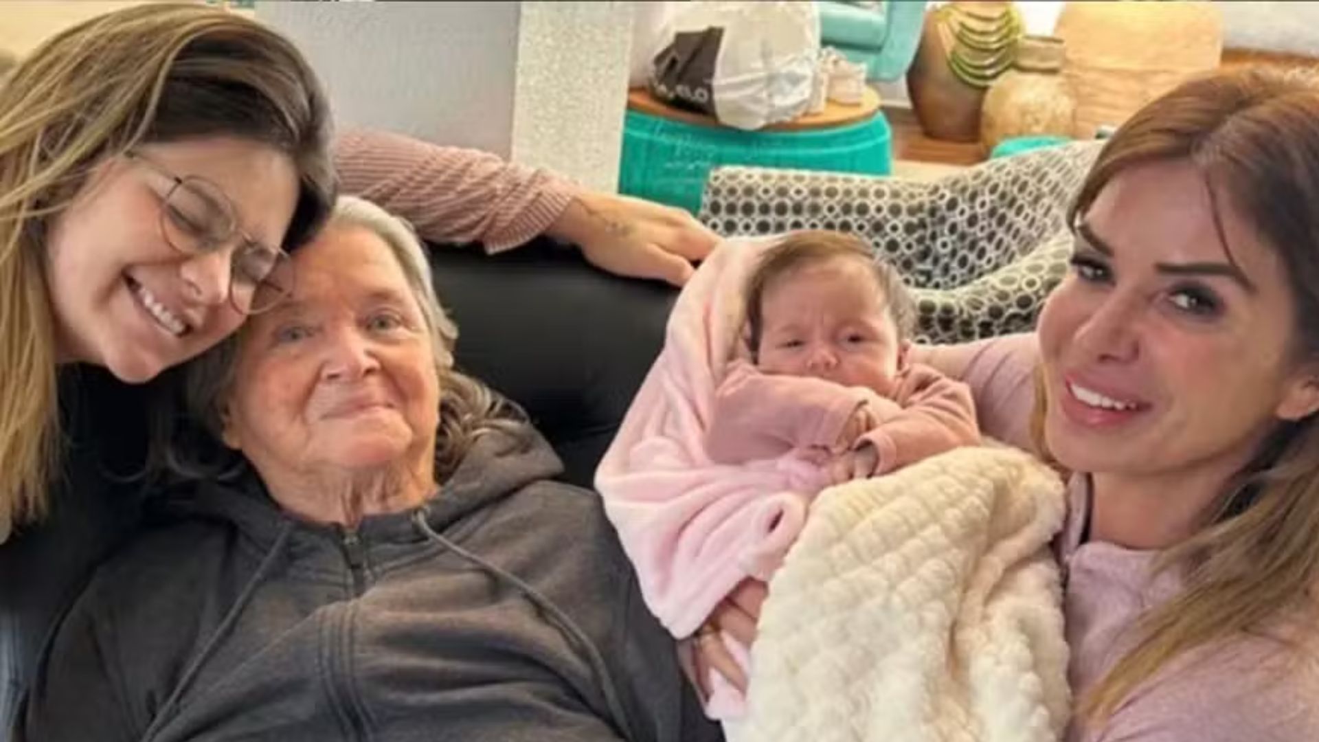 Mãe de Viih Tube revela se avó da influencer terá sequelas após AVC