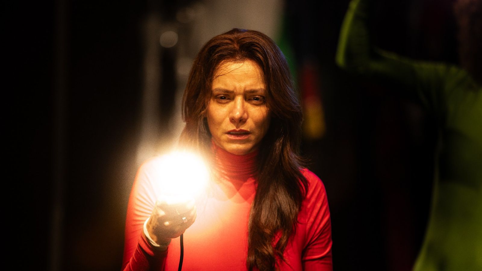 Carolina Manica brinca com o melodrama em peça sobre o despertar do mundo: ‘Desafiador’