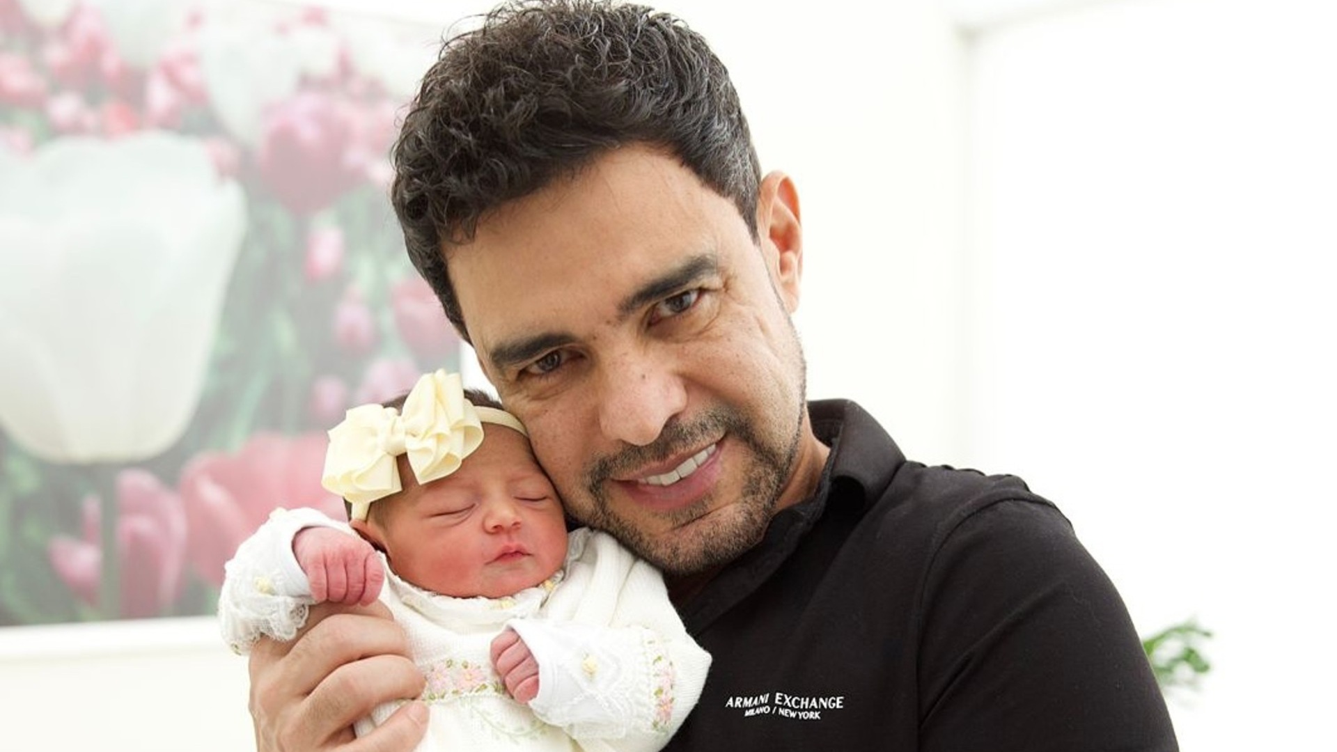 Zezé Di Camargo exibe o rosto da filha em novas fotos e encanta: ‘Princesa’