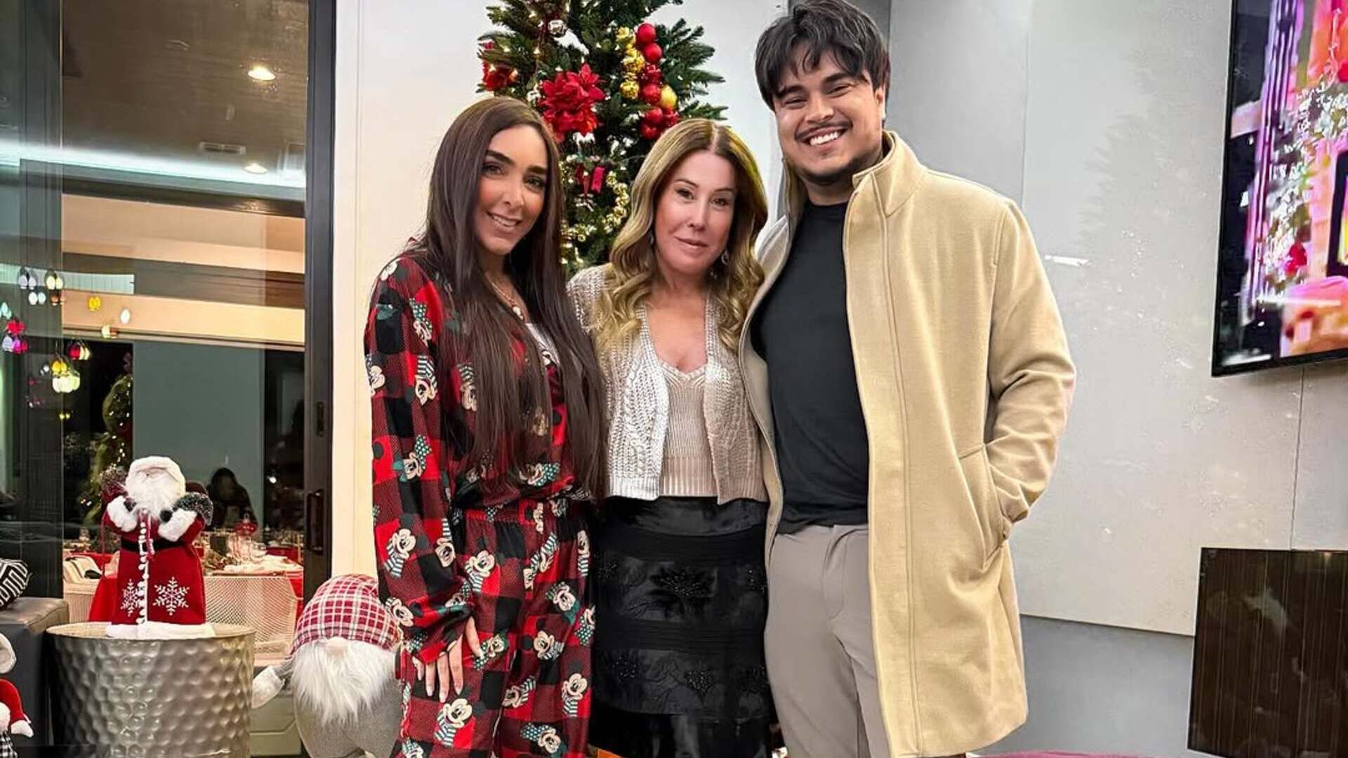 Zilu Camargo recebe visita do filho e da nora no Natal: ‘Muito especial’