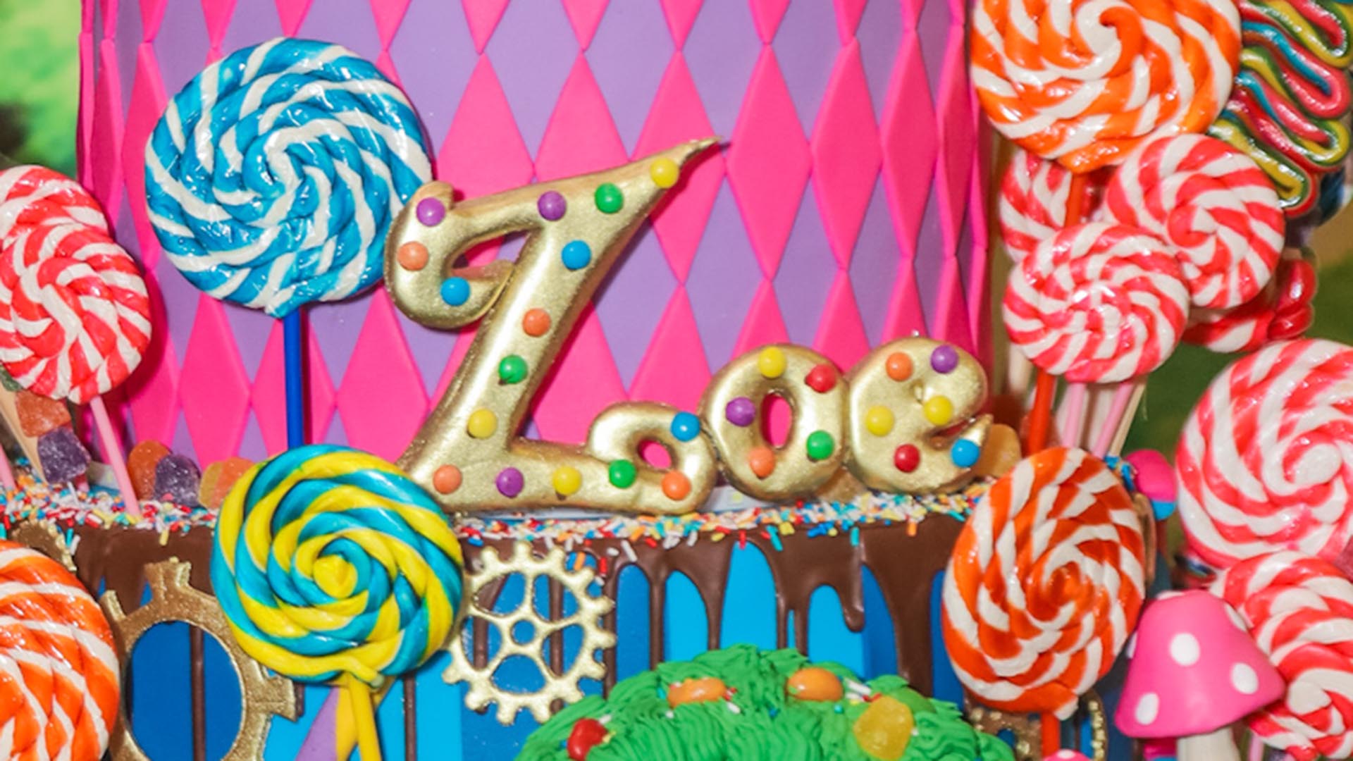 Festa da Zoe: Confira o bolo de aniversário sofisticado da menina