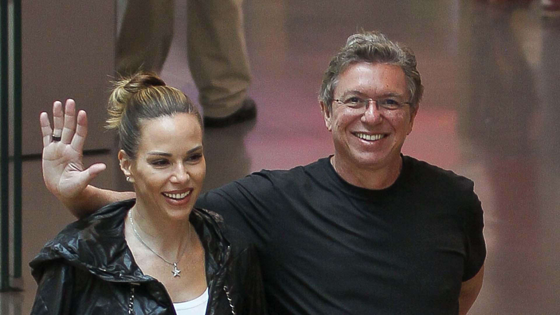 Fora da Globo, Boninho curte passeio enquanto a lista do BBB 25 é revelada