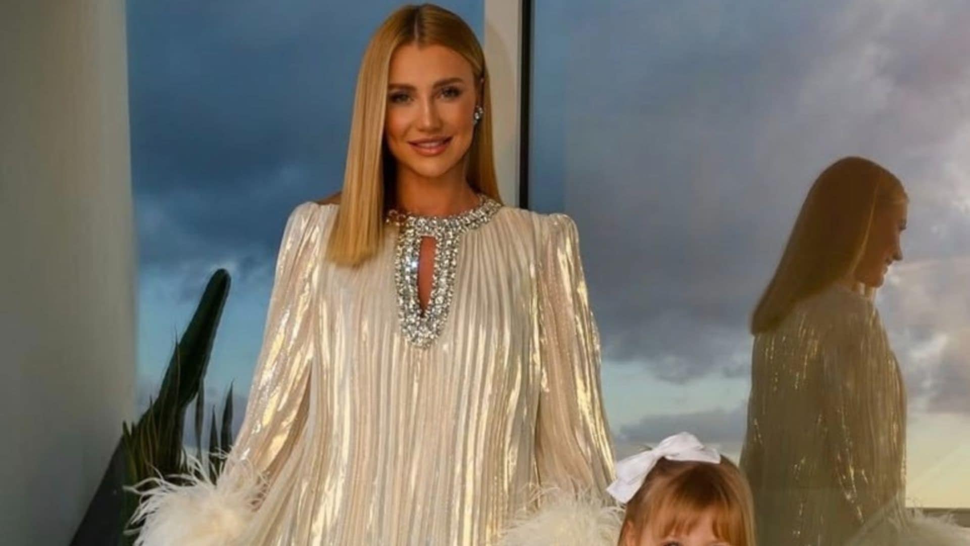 Ana Paula Siebert exibe novo visual da filha em fotos de Ano Novo