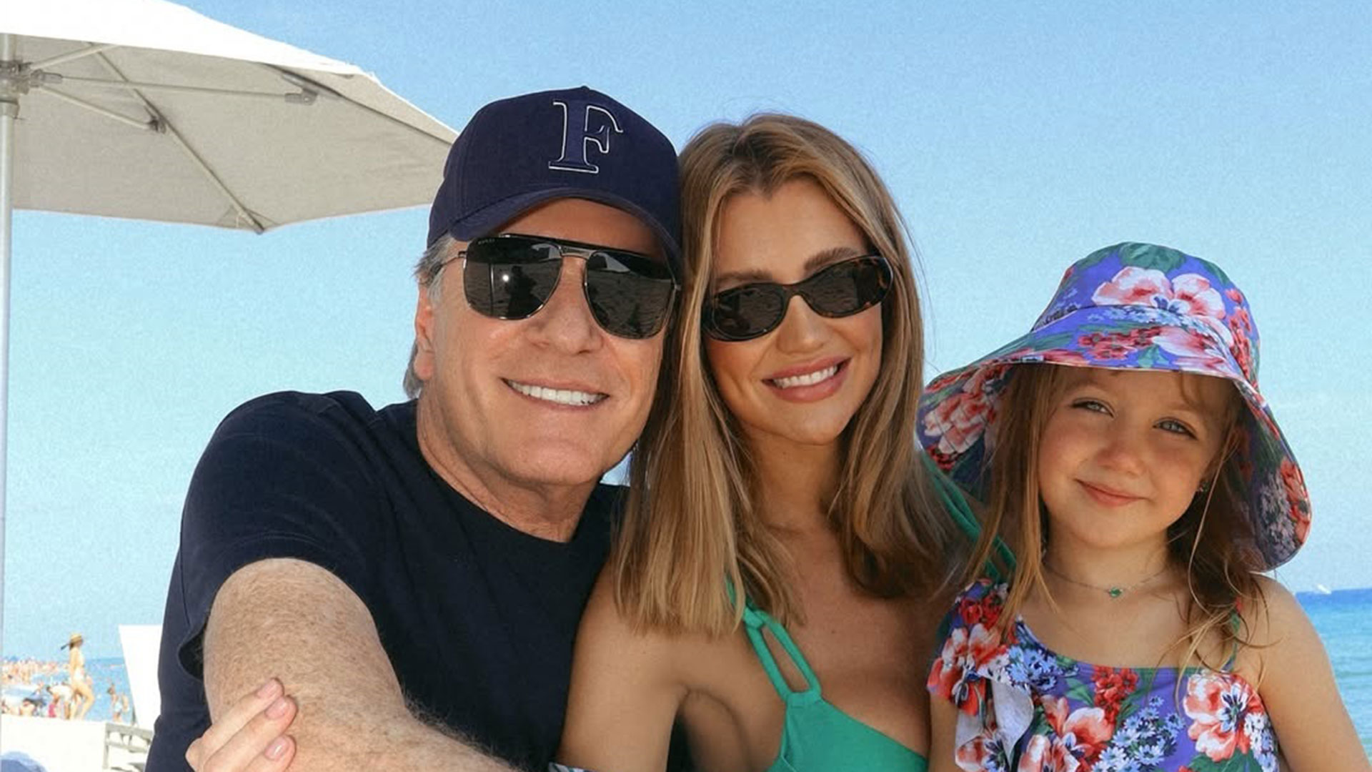 Filha de Ana Paula Siebert e Roberto Justus esbanja fofura em novas fotos