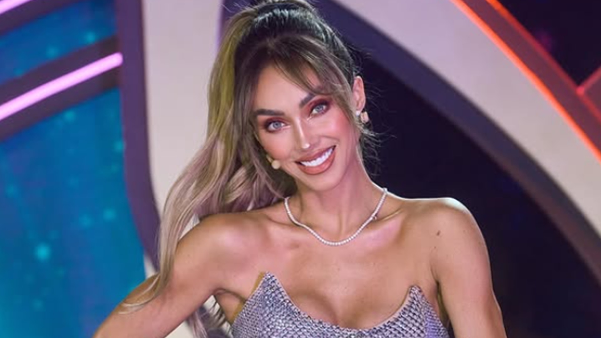 Anahí quebra silêncio após investigação por suposta fraude em reality show no México