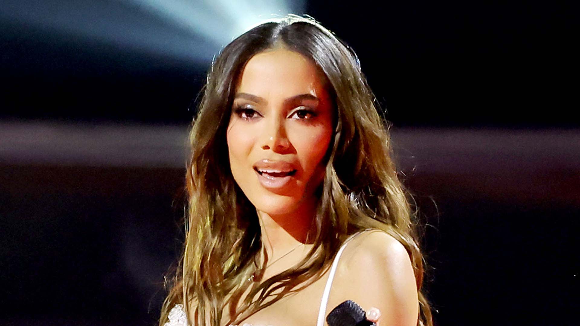 Como será o ano de 2025 na vida de Anitta? Vidente faz previsão