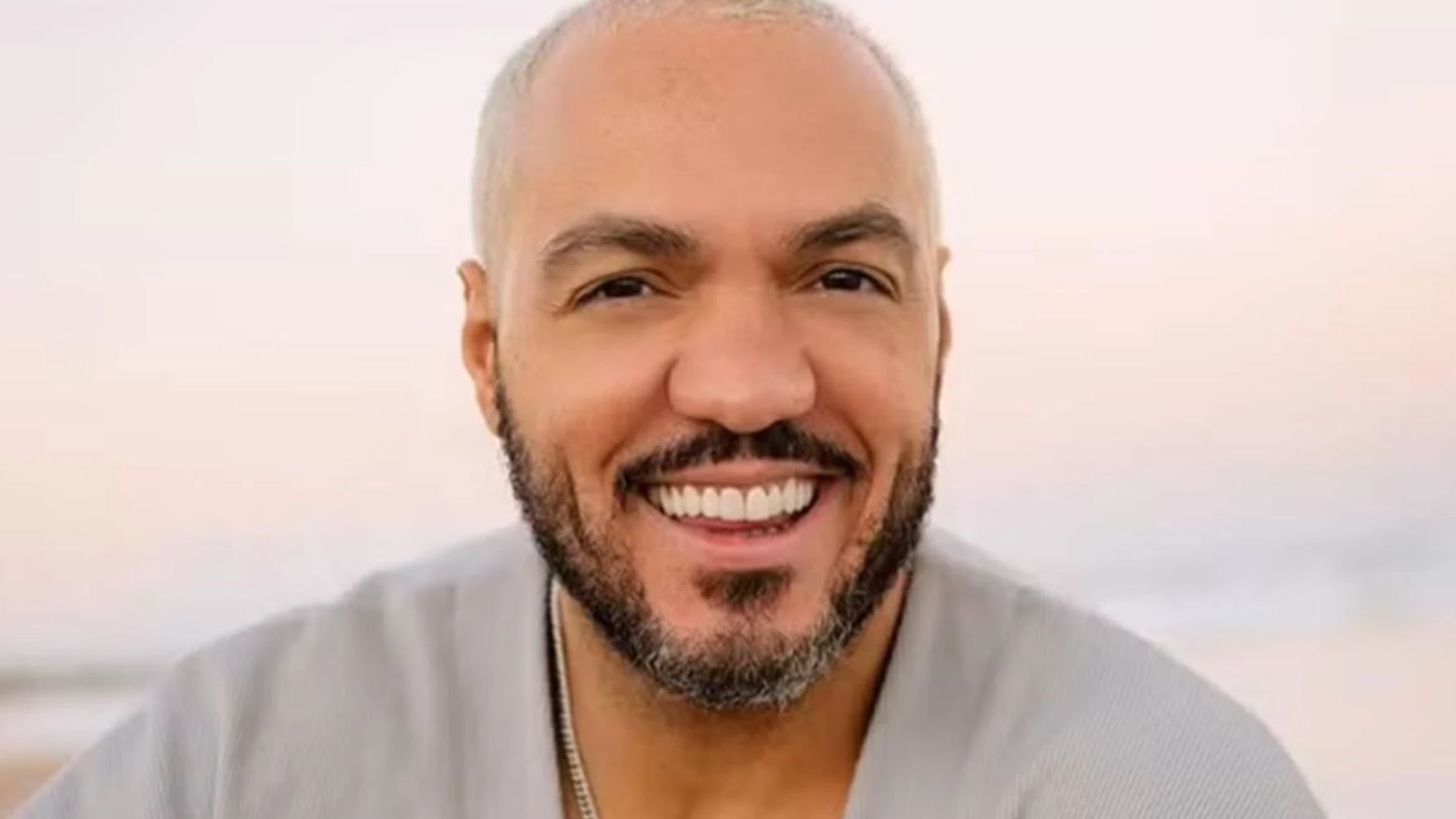 Solteiro, Belo diz que conhece pessoas novas em seus shows: “Romântico”