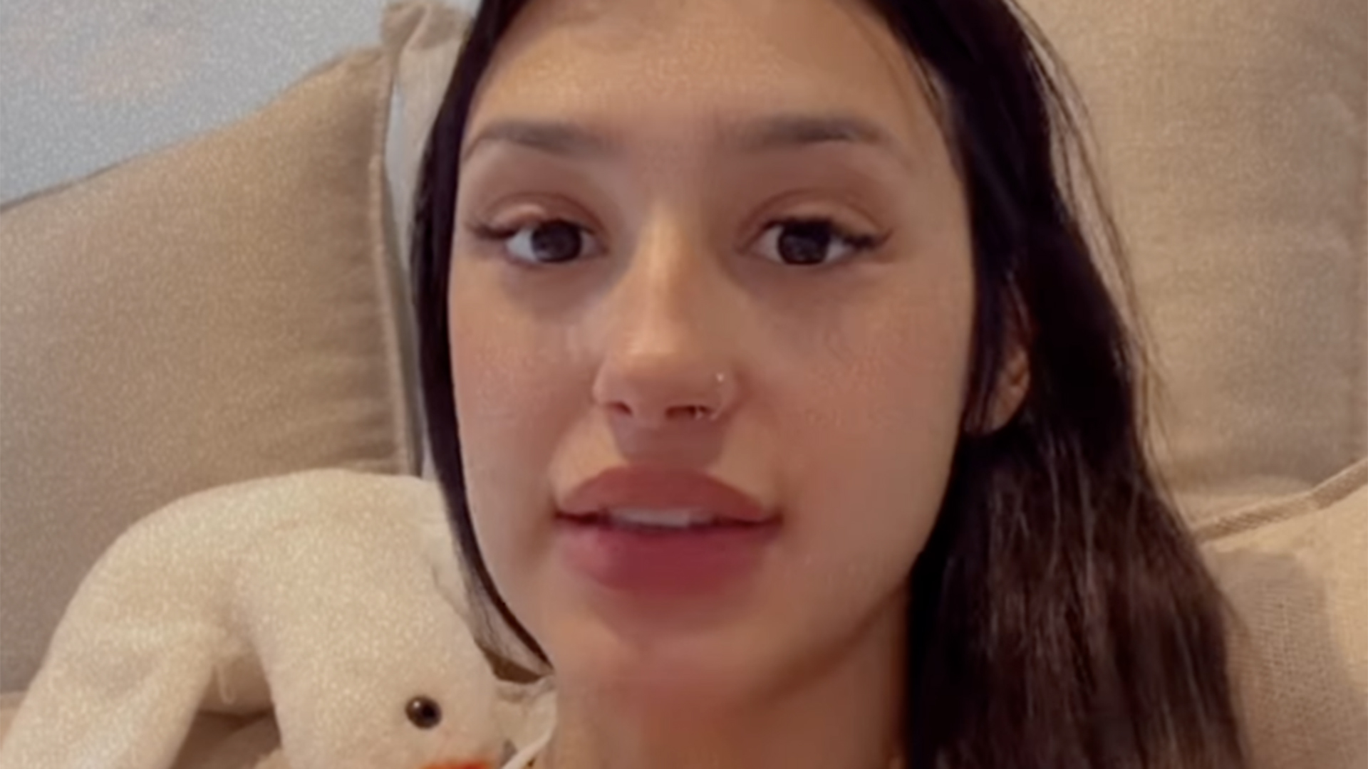 Bia Miranda fica aos prantos em áudio enviado para o ex: ‘Eu não sou’