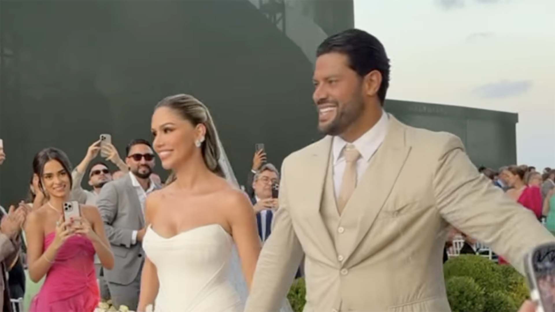 Hulk e Camila se casam pela segunda vez em menos de uma semana