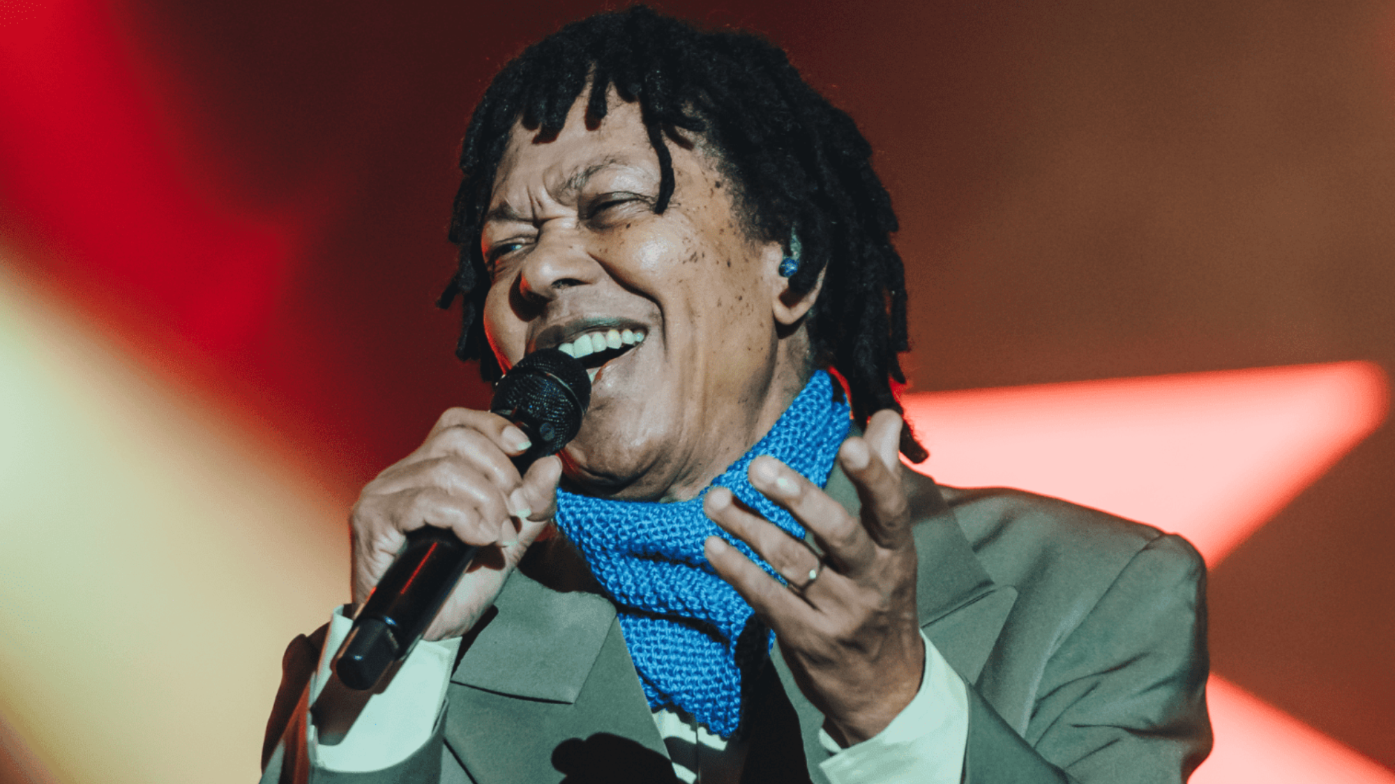 Djavan completa 76 anos hoje; cantor fugiu de casa para seguir carreira artística