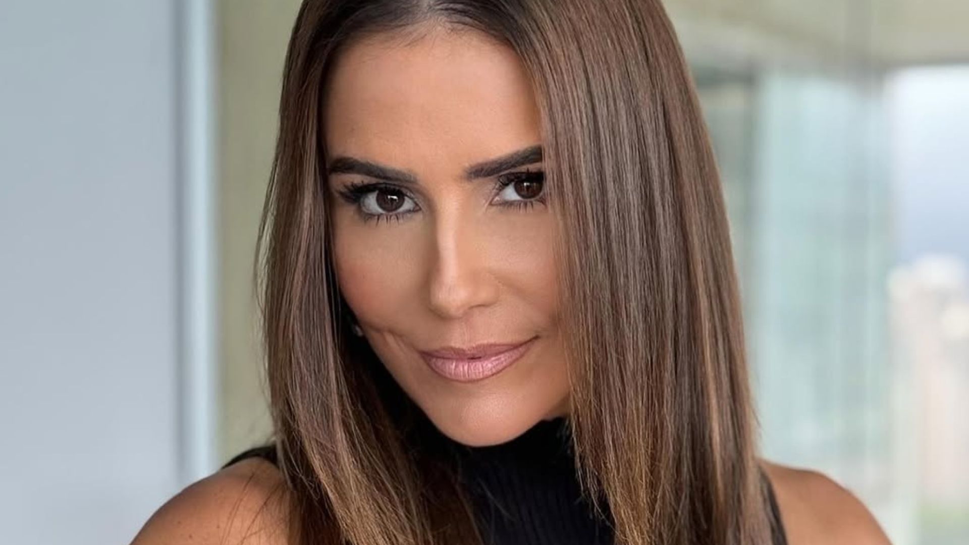 Deborah Secco revela impacto da morte da irmã, aos 5 anos, em sua vida