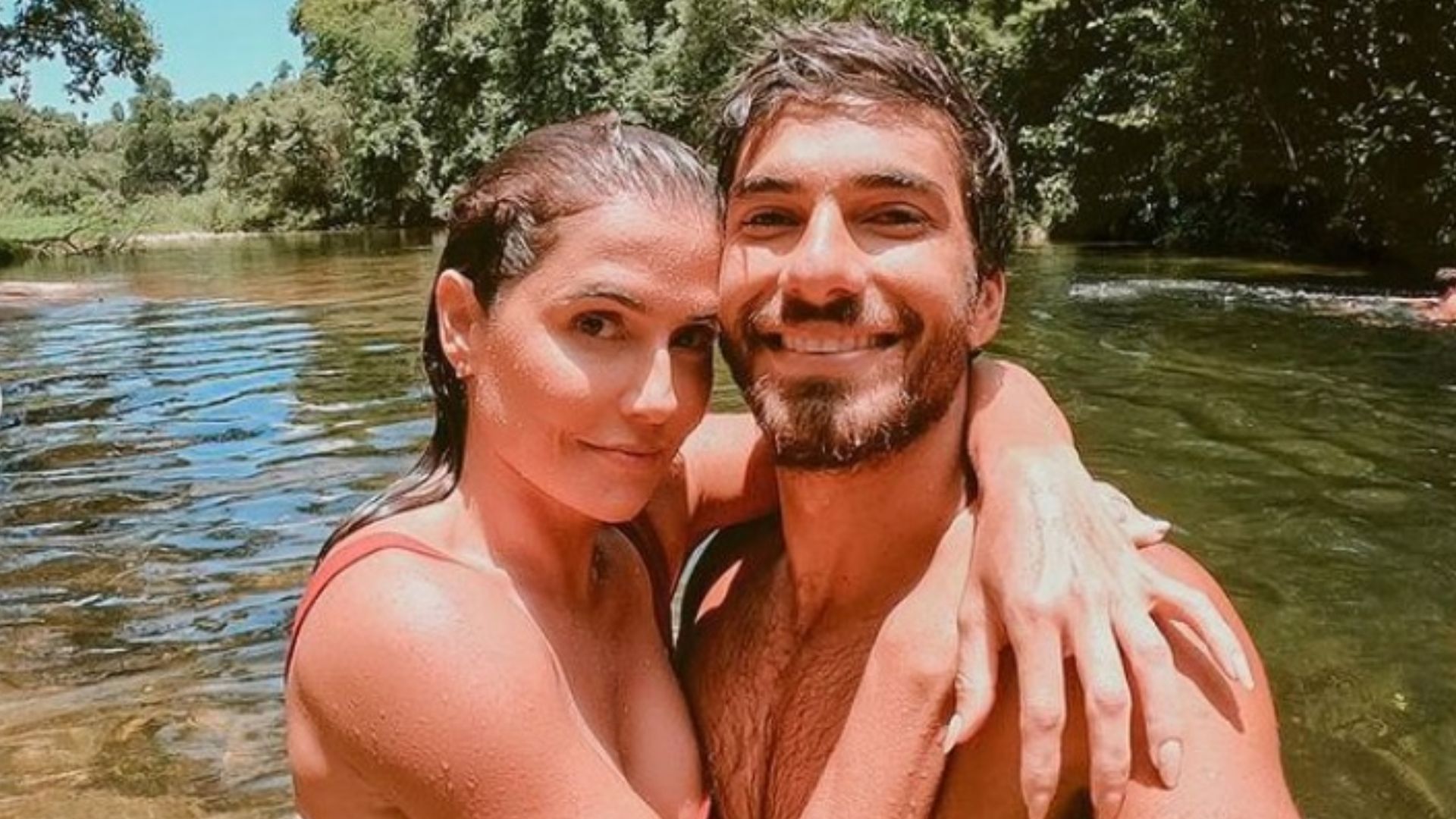 Deborah Secco esclarece rumores sobre o fim de seu casamento com Hugo: “Bem depois”