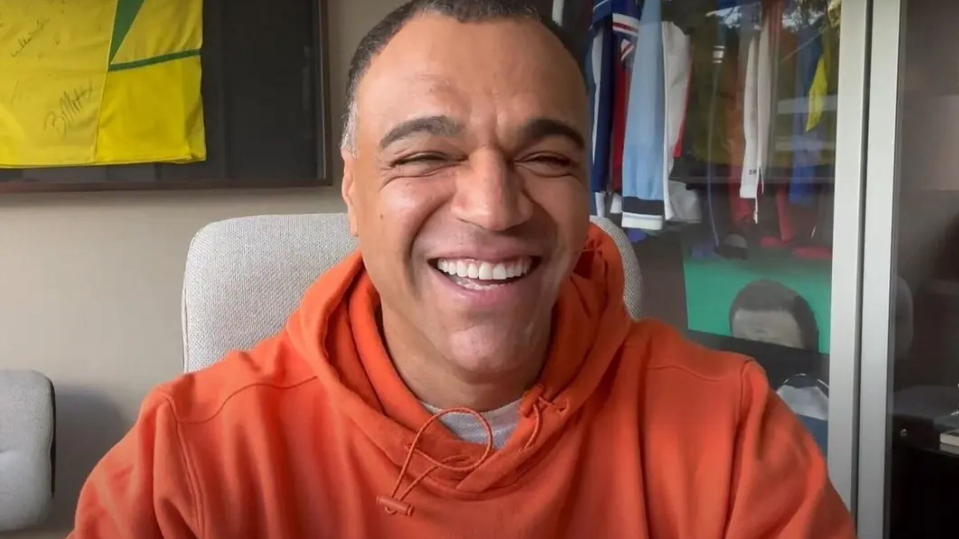 Ex-jogador Denílson é contratado pela Globo e ganha programa no SporTV