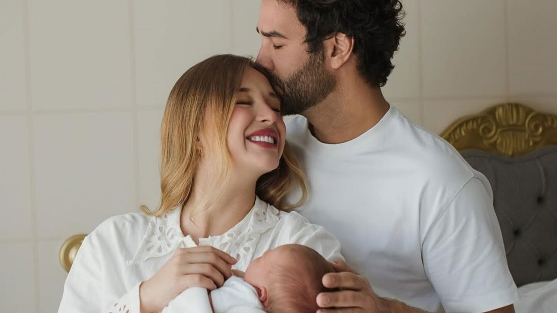 Duda Reis posta novas fotos com o marido e a filha: ‘Coração fora do peito’