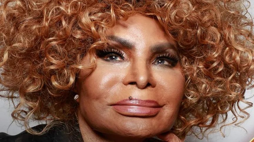 Cantora brasileira do milênio, Elza Soares teve trajetória marcada por superação