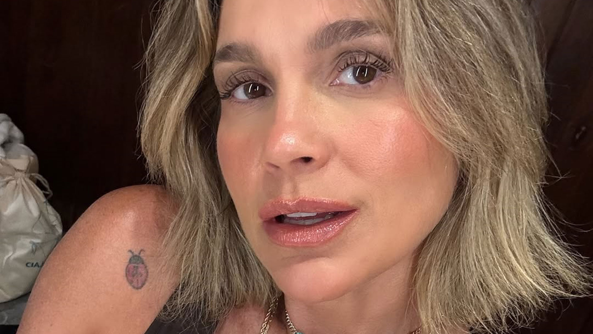 Flávia Alessandra encanta com novas fotos das férias: ‘Alma de mar’