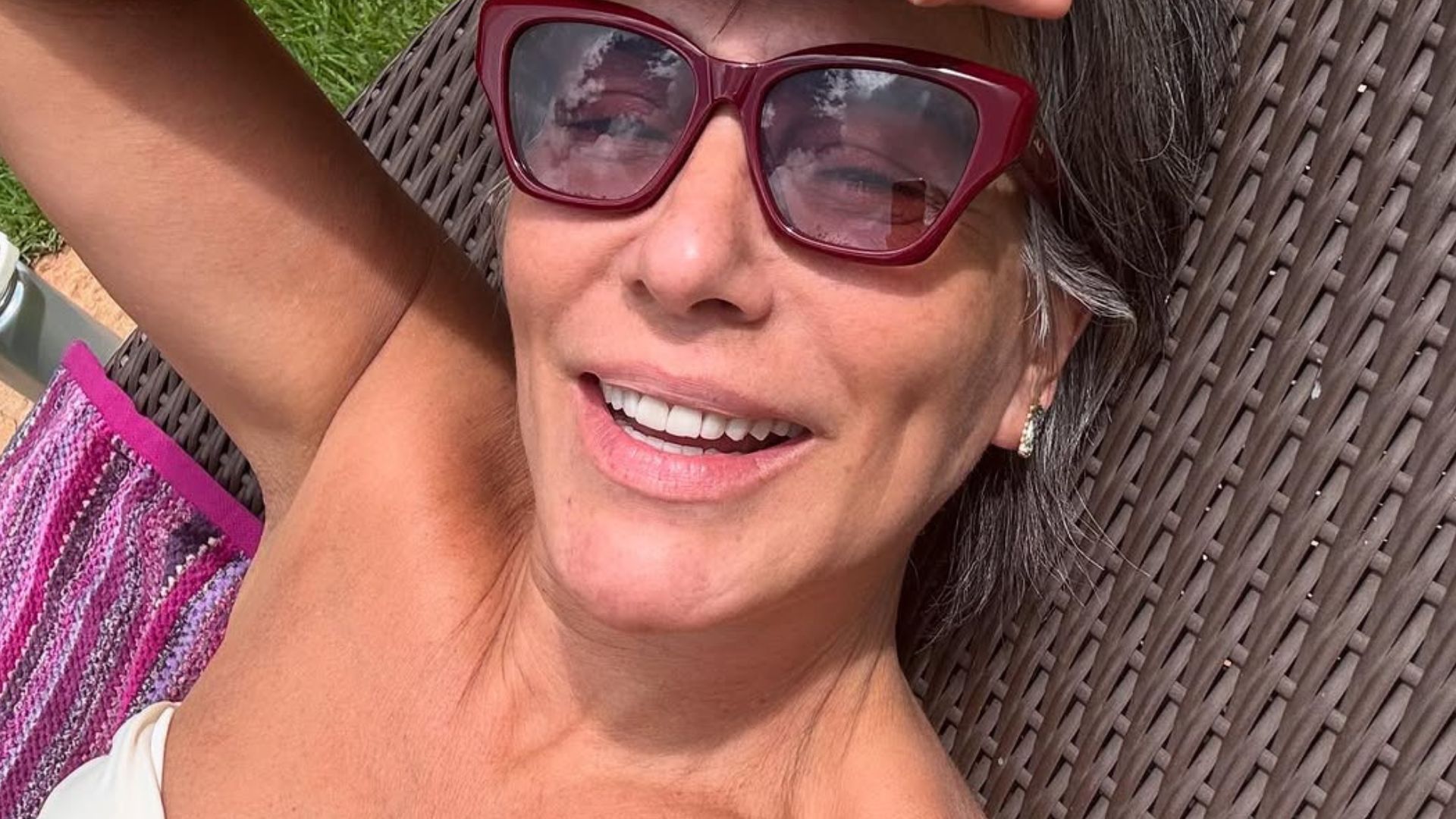 Gloria Pires curte dia de sol em Salvador: ‘Fortalecendo a vitamina D’