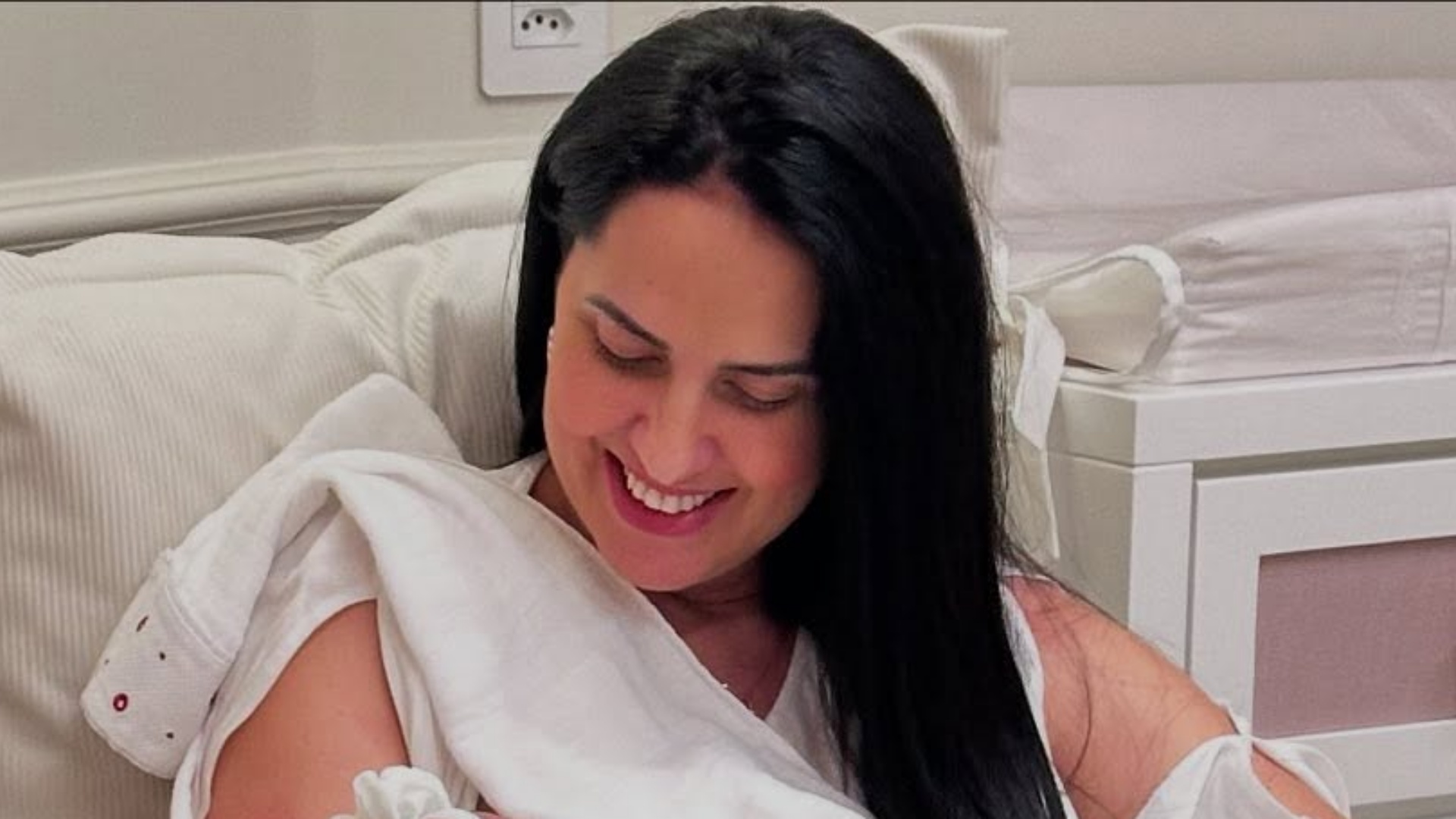 Graciele Lacerda divide momento encantador com a filha, Clara