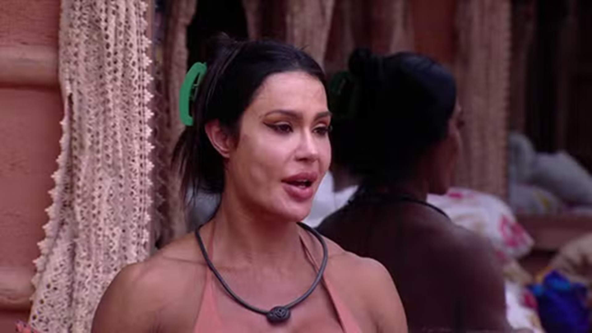 Médico de Gracyanne Barbosa fala da dieta dela antes do BBB: ‘Há muitos anos’