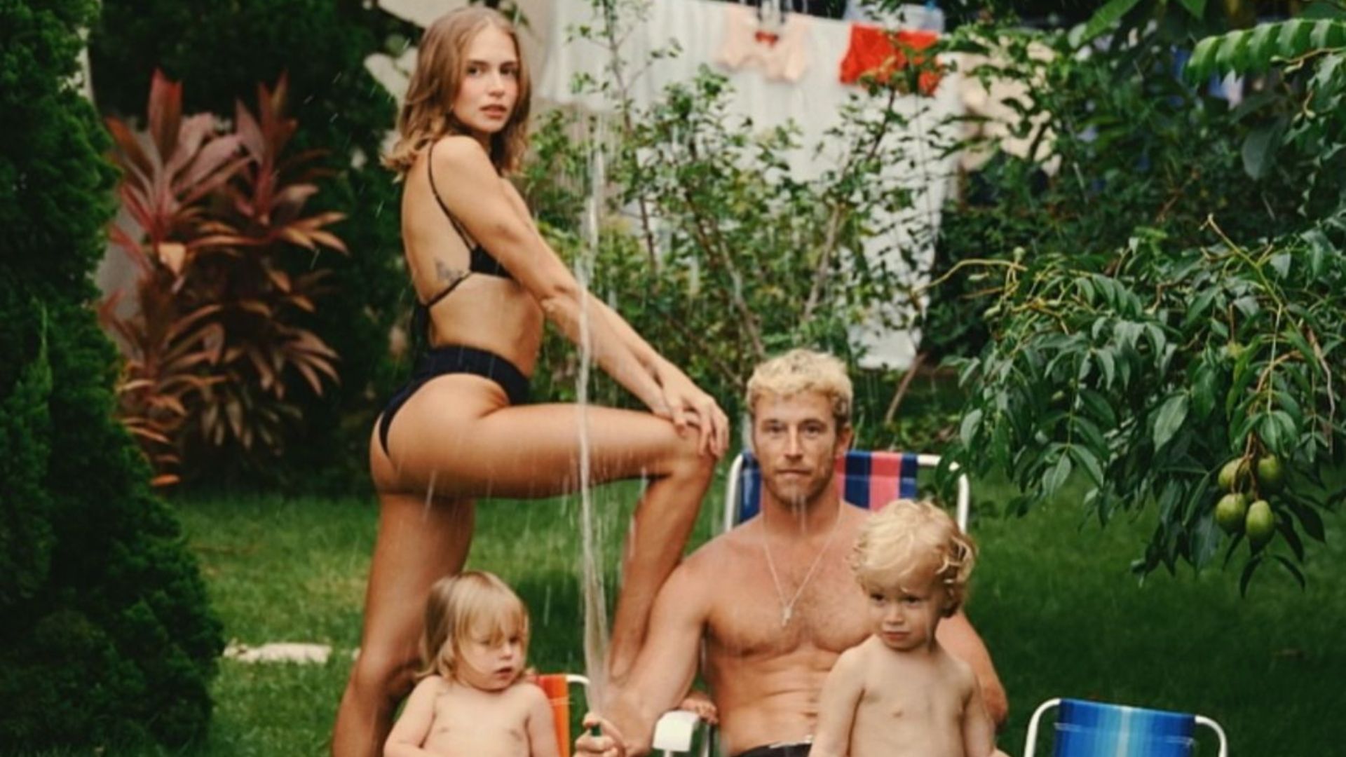 Isa Scherer sugere aumento da família ao posar com marido e os filhos: “Imagina”