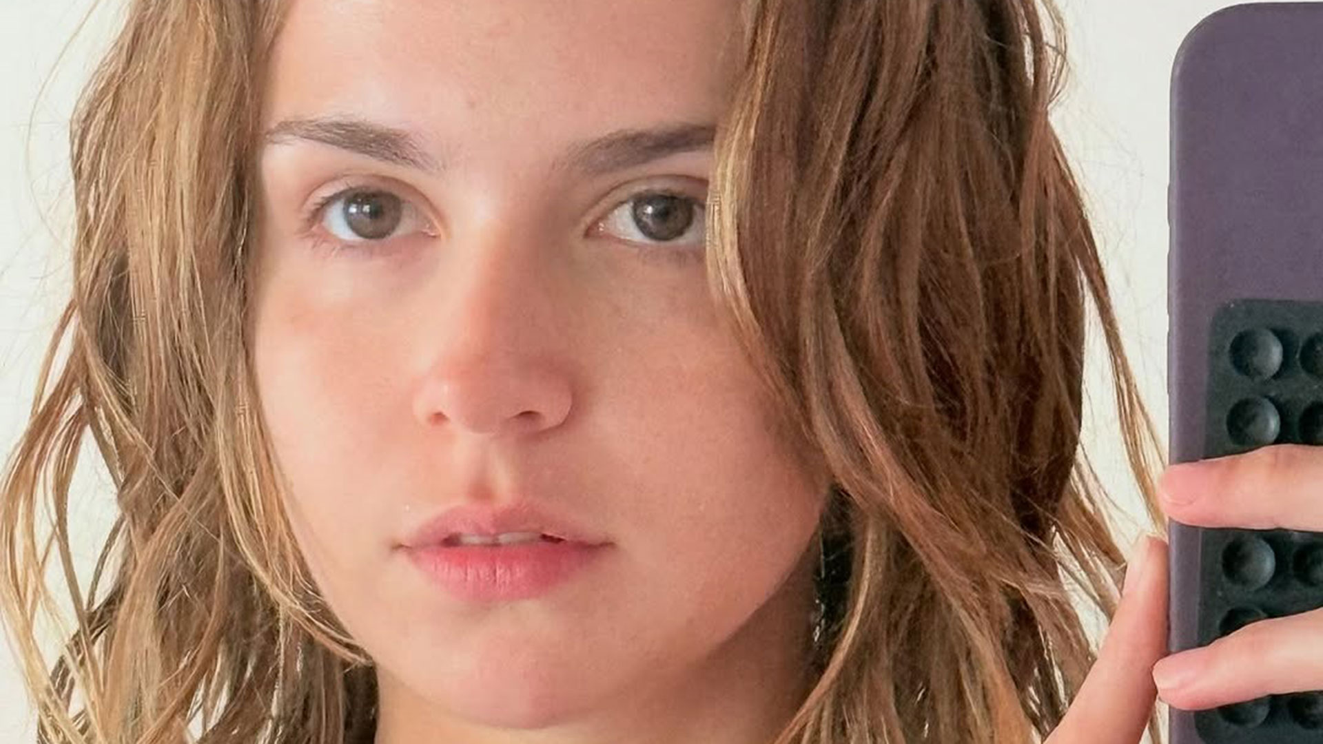 Isa Scherer relata perrengues após voltar de viagem: ‘Quase golpe’