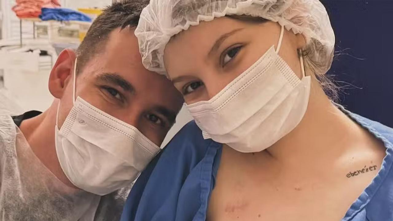 Médico explica se influenciadora com câncer incurável pode amamentar