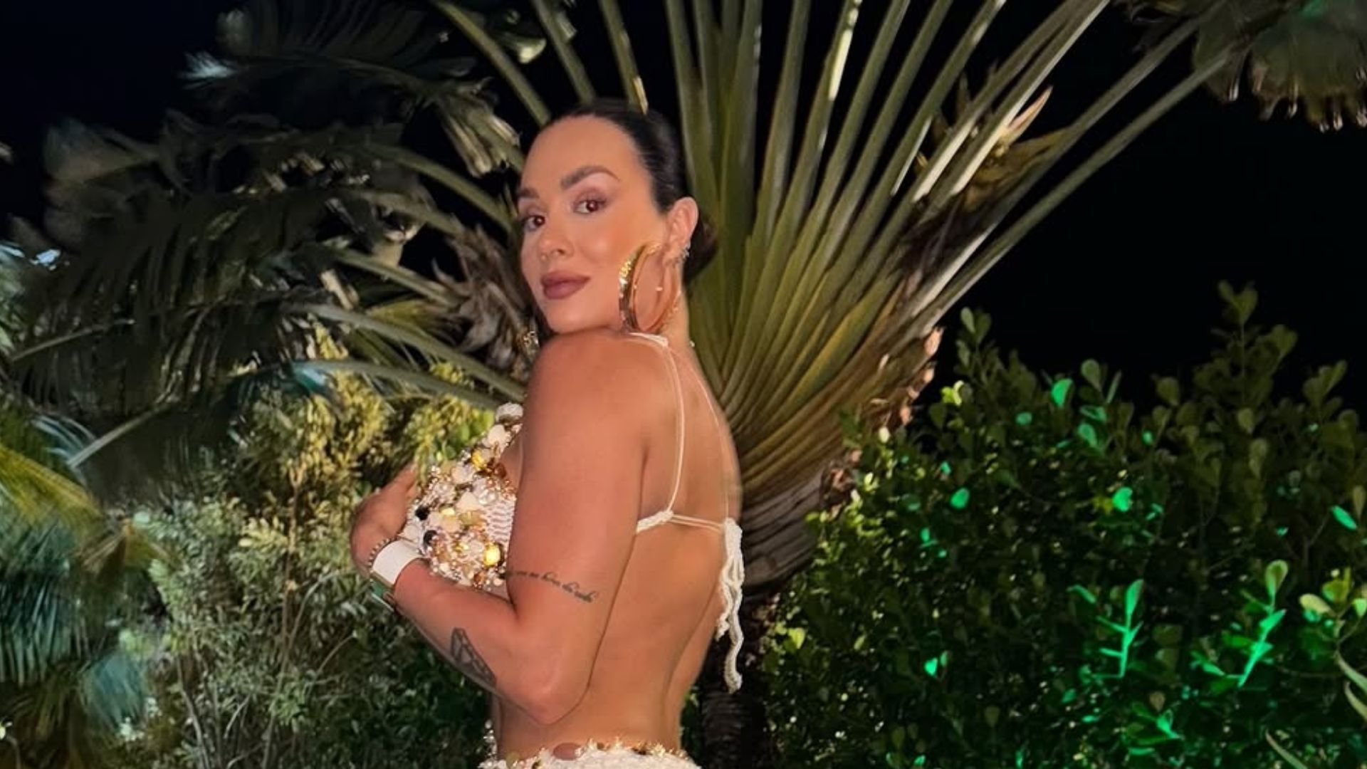Juju Salimeni surge de biquíni e exibe corpo musculoso: ‘Shape do Carnaval’