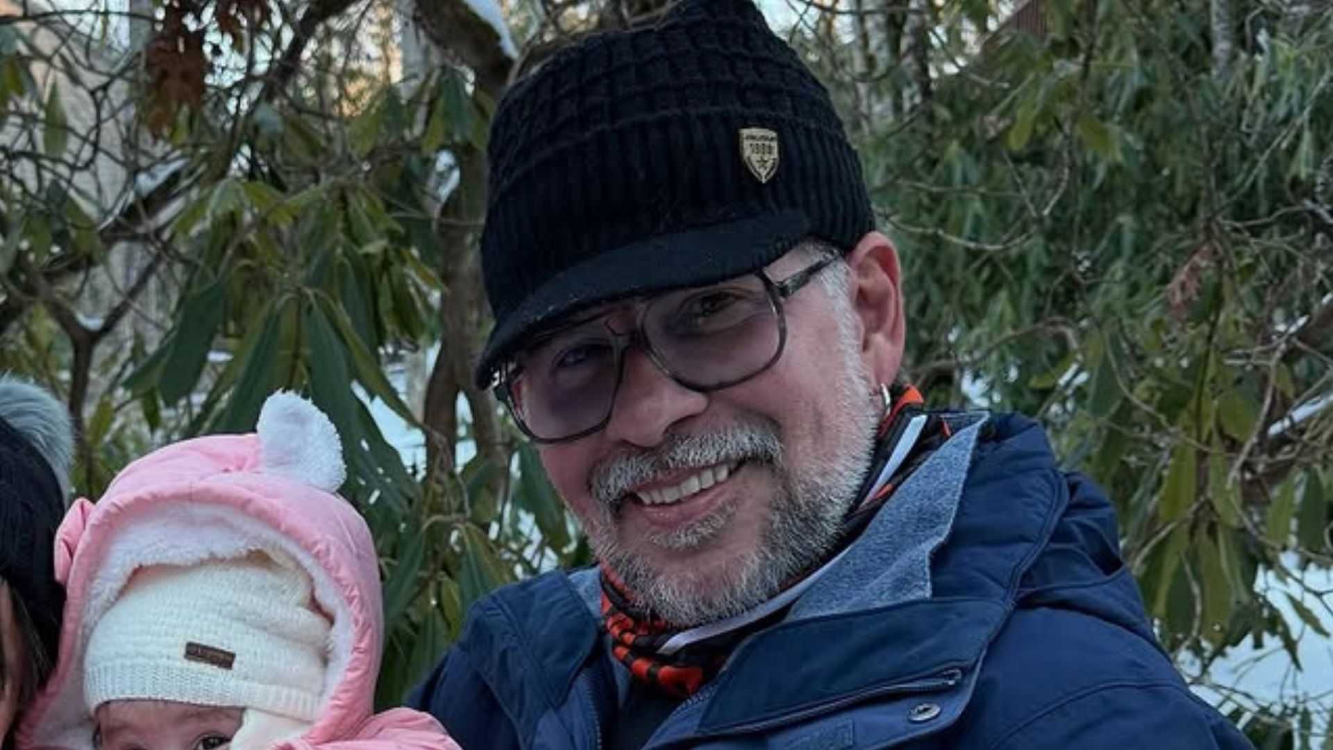 Leandro Hassum encanta ao posar com a neta na neve: ‘Amor demais’