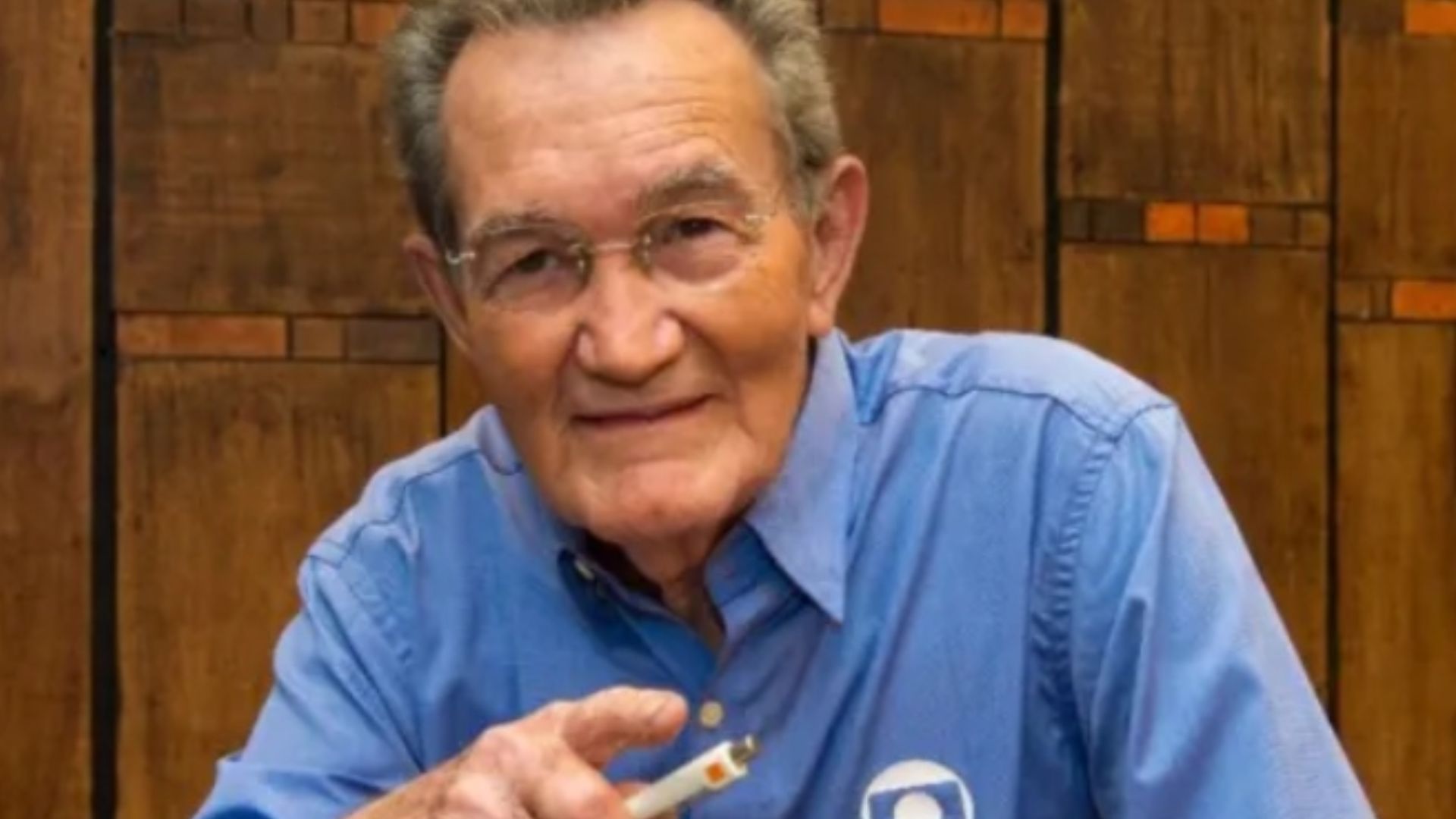 Jornalista da Globo, Léo Batista é internado aos 92 anos no Rio