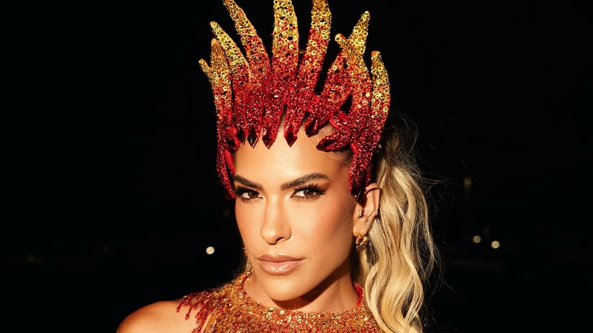 Lore Improta arrasa em look para ensaio de Carnaval