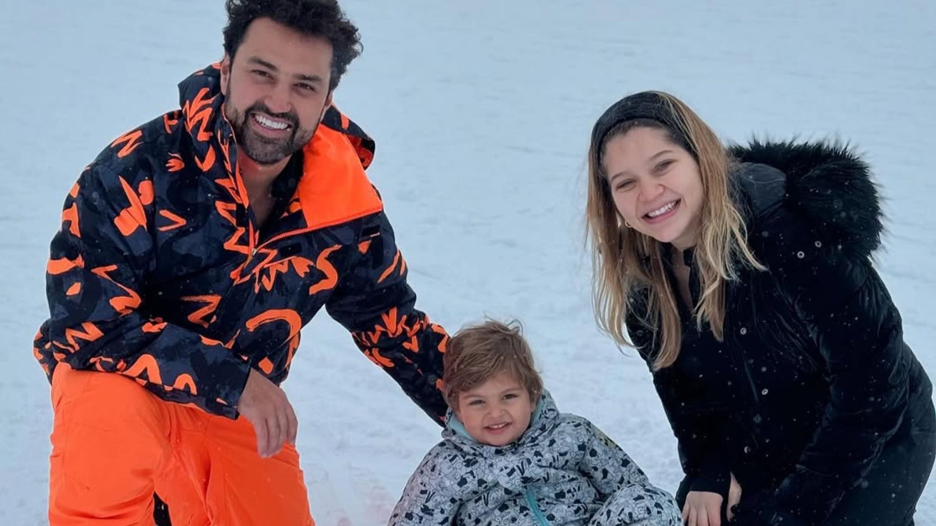 Filha do sertanejo Leandro publica registros com a família na Europa