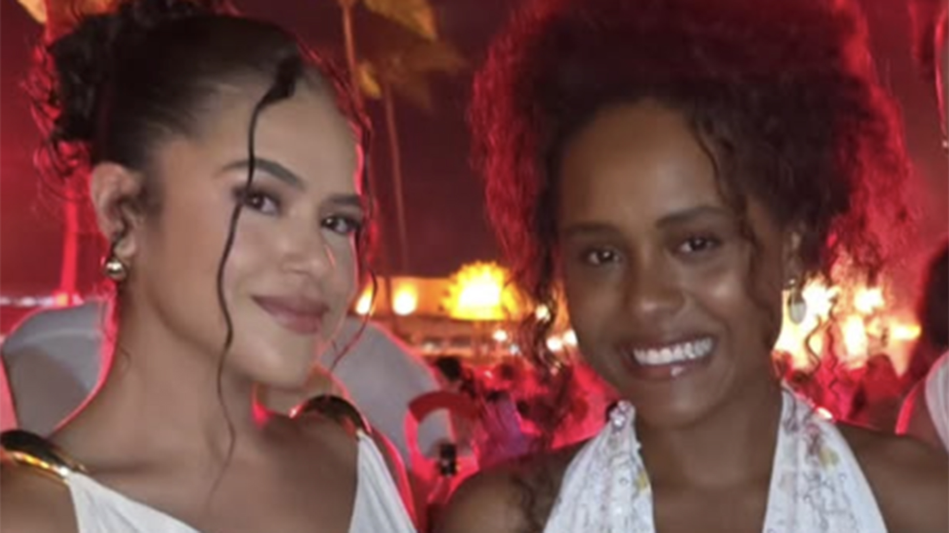Rivais na novela Garota do Momento, Maisa e Duda Santos curte o réveillon juntas