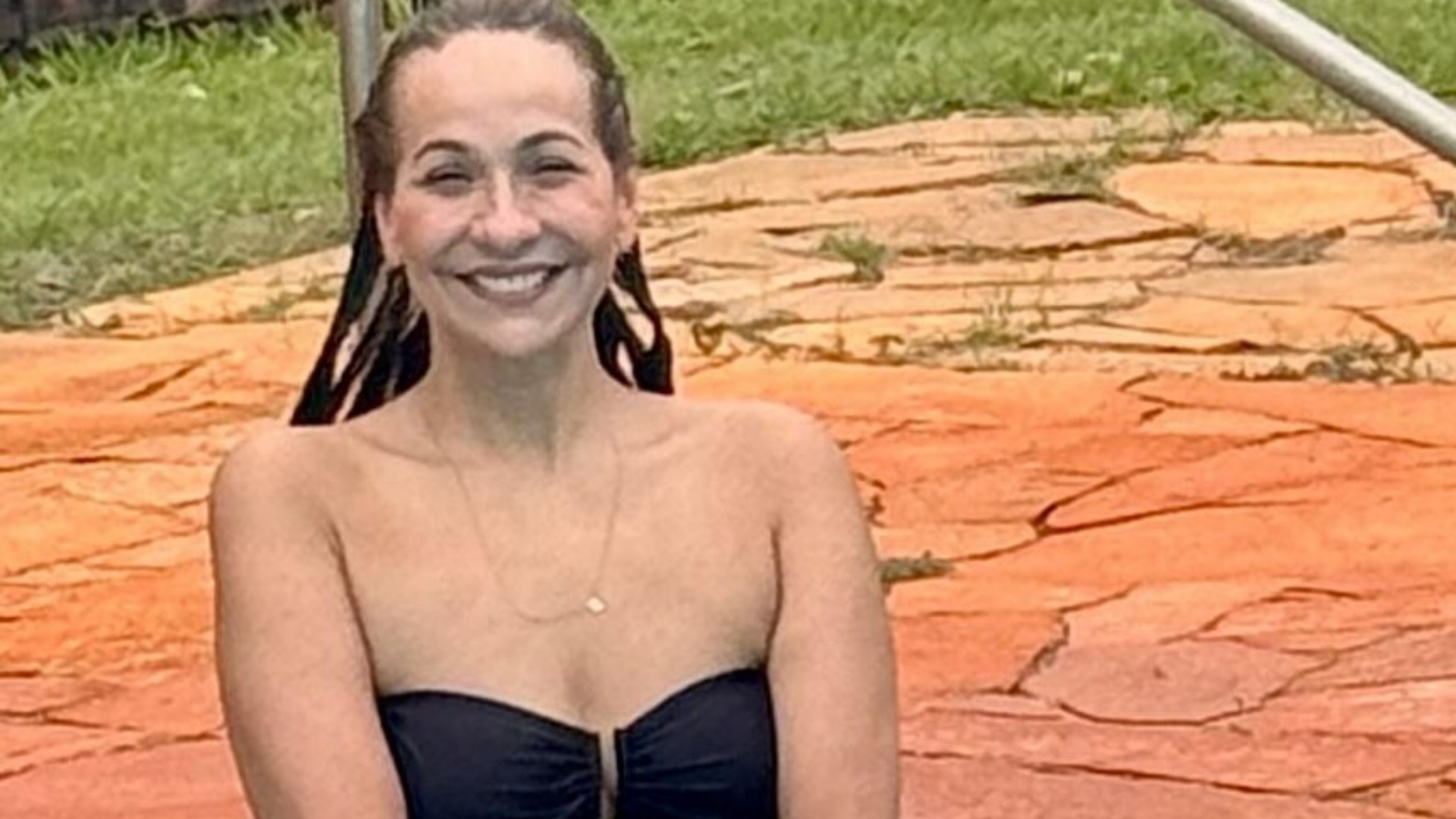 Maria Beltrão esbanja beleza em cliques na piscina: ‘Deslumbrante’